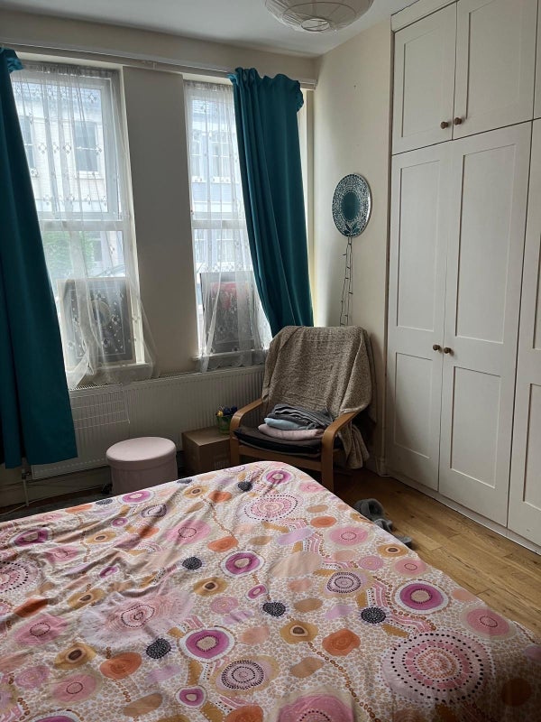 Room Gilbey Road in Greater London