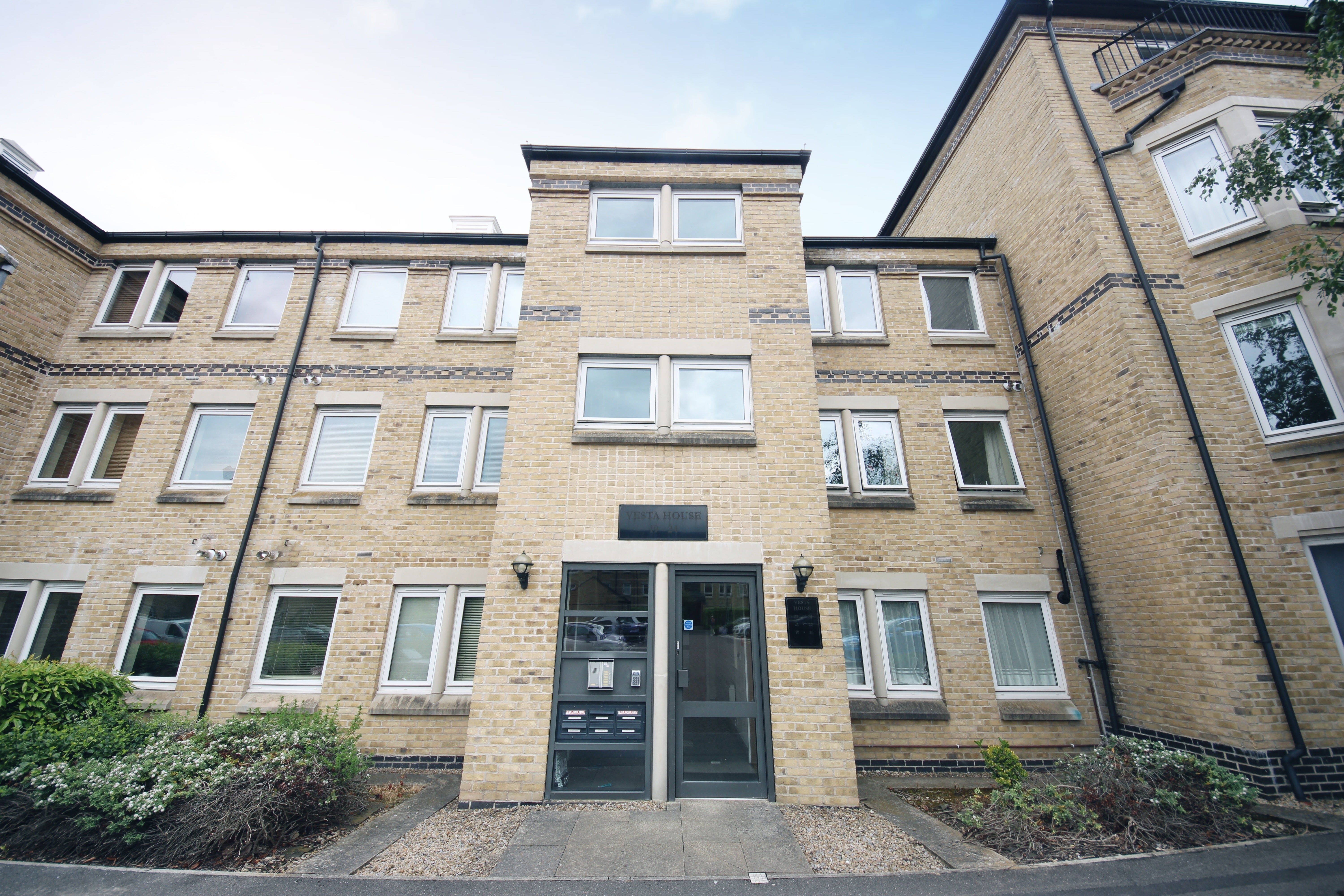 Flat Olympian Court in York