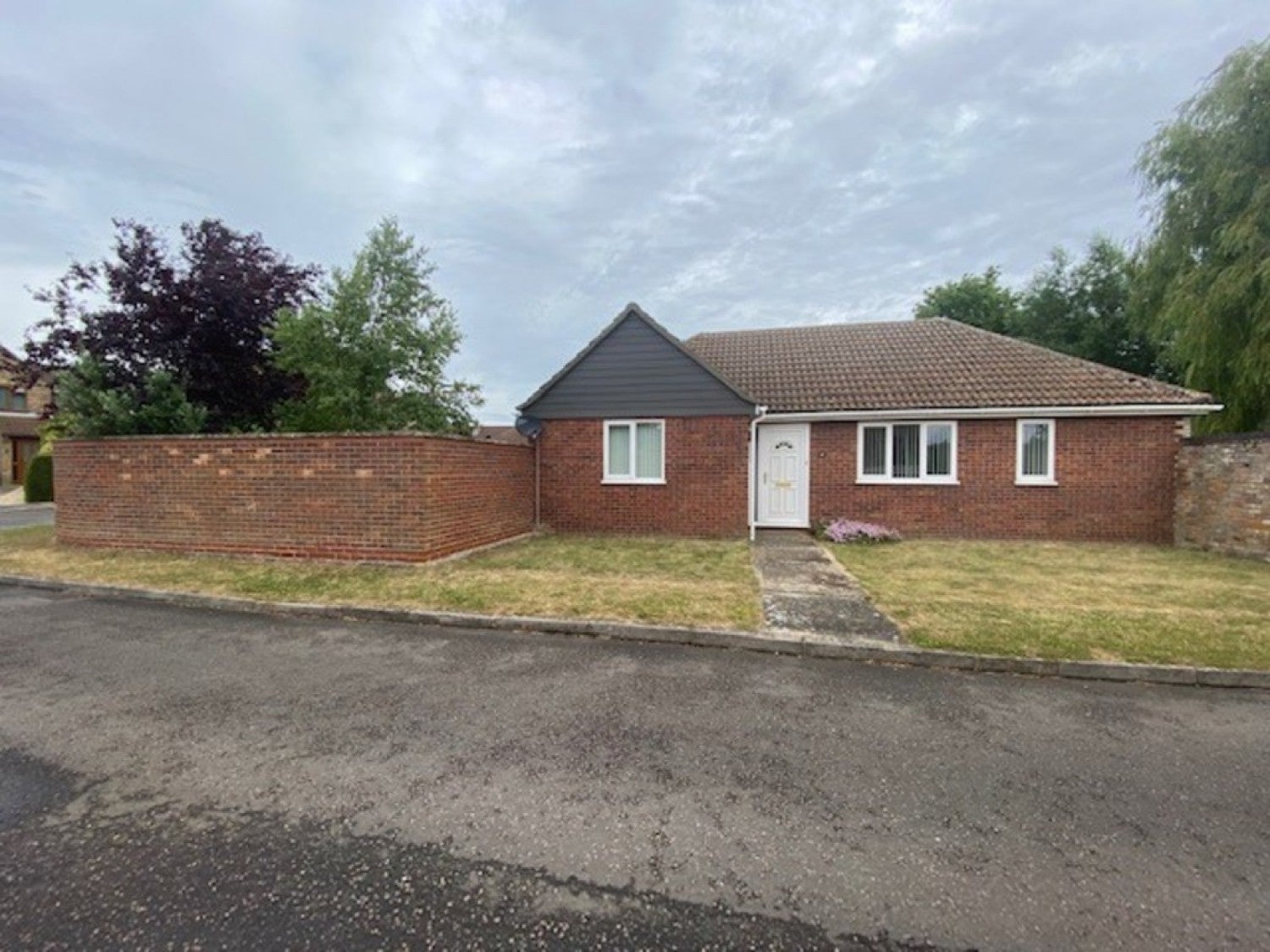 House Beeches Close in West Suffolk