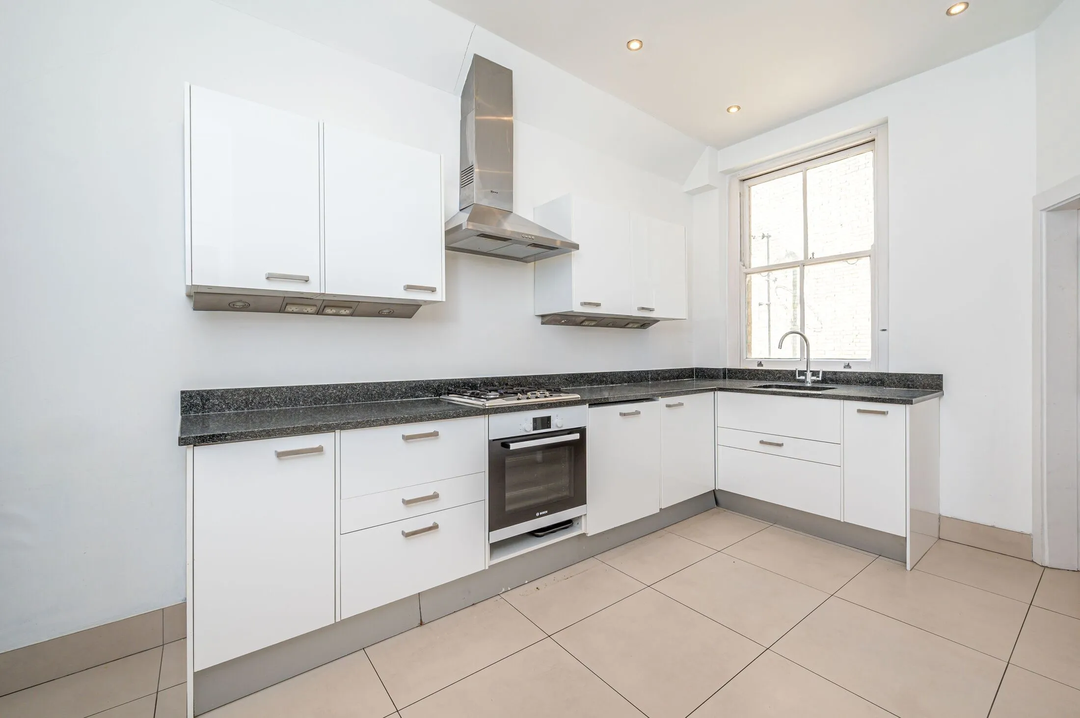 Flat Sandwell Crescent in Greater London
