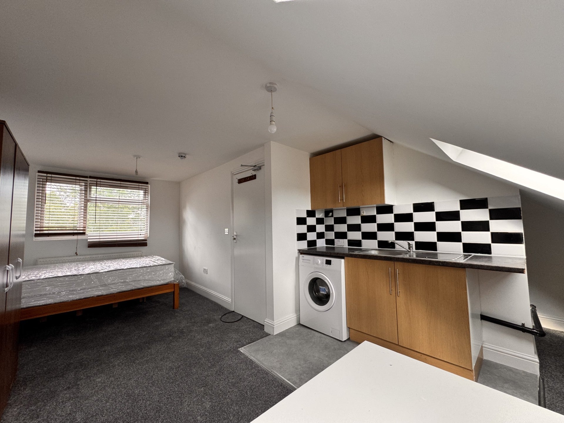 Flat King's Avenue in London