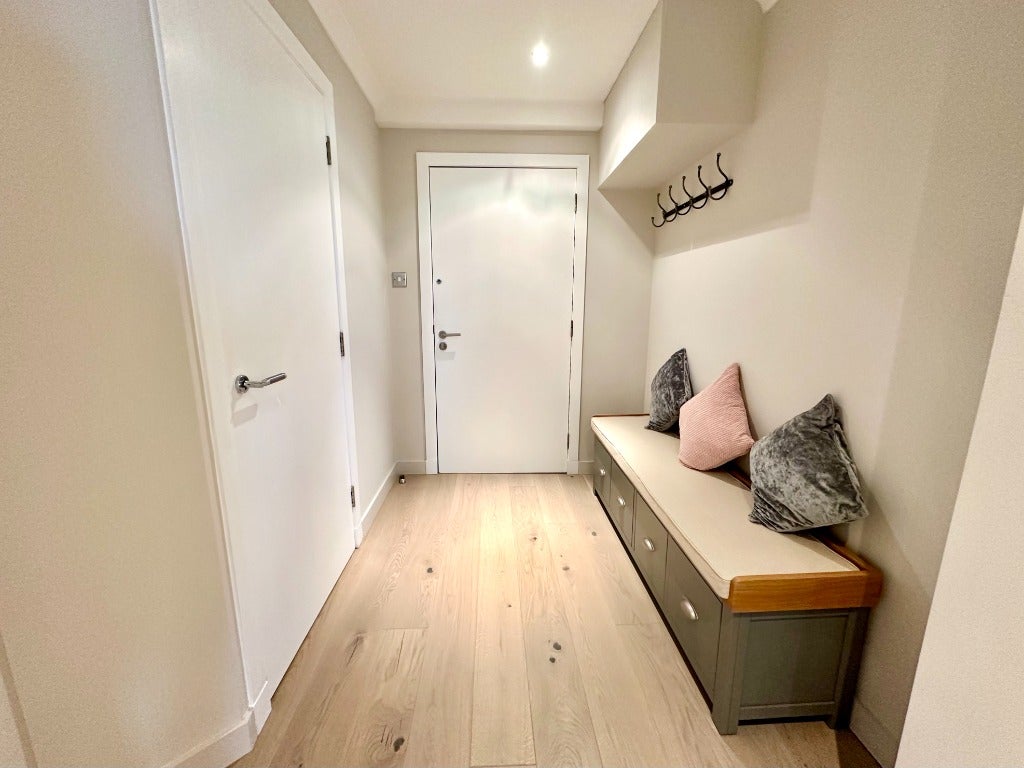 Flat Bath Street in City of Edinburgh