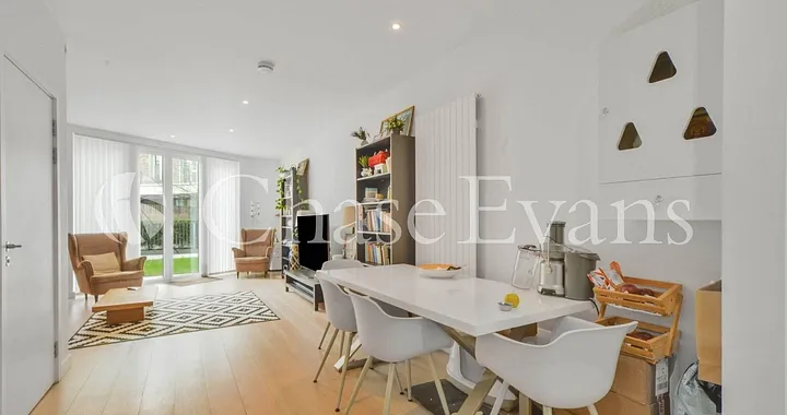 Flat Rope Terrace in Greater London
