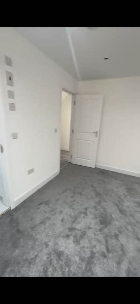 Flat Bideford Avenue in Greater London
