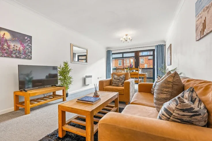 Flat Kennet Street in Reading