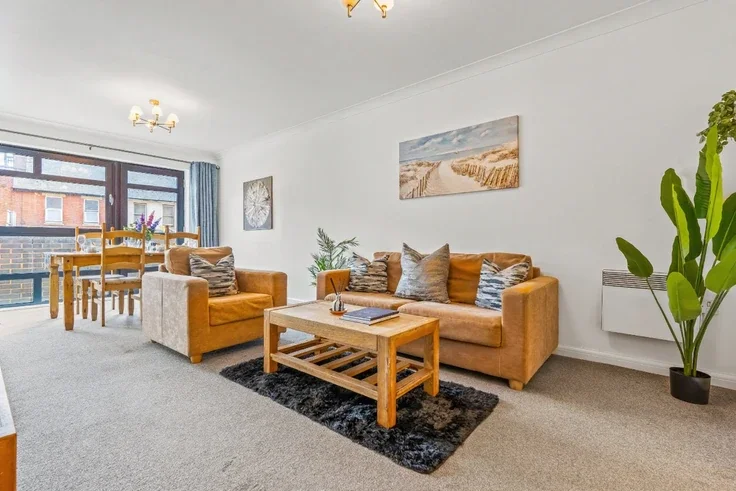 Flat Kennet Street in Reading