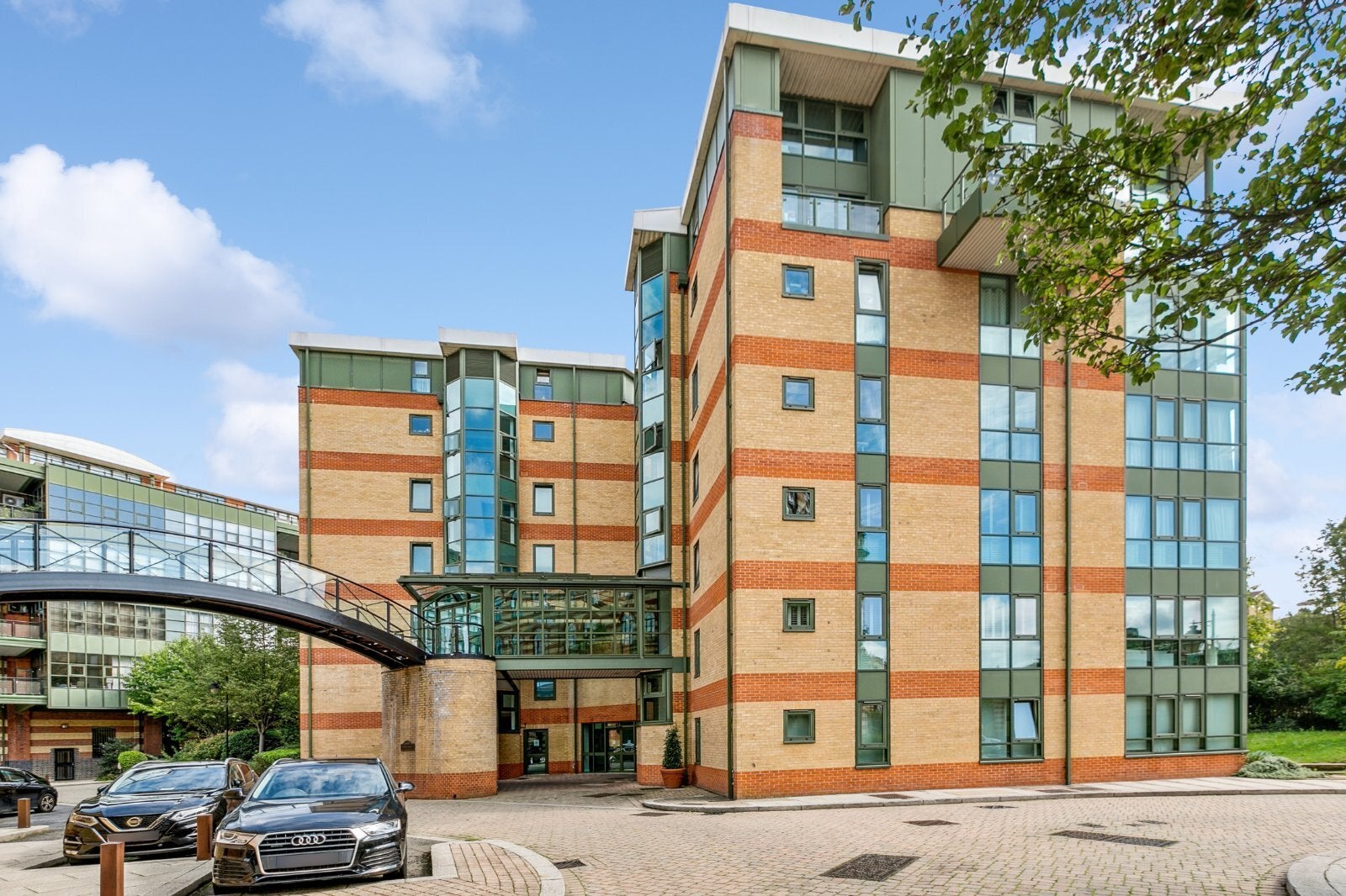 Flat Brasenose Drive in Greater London