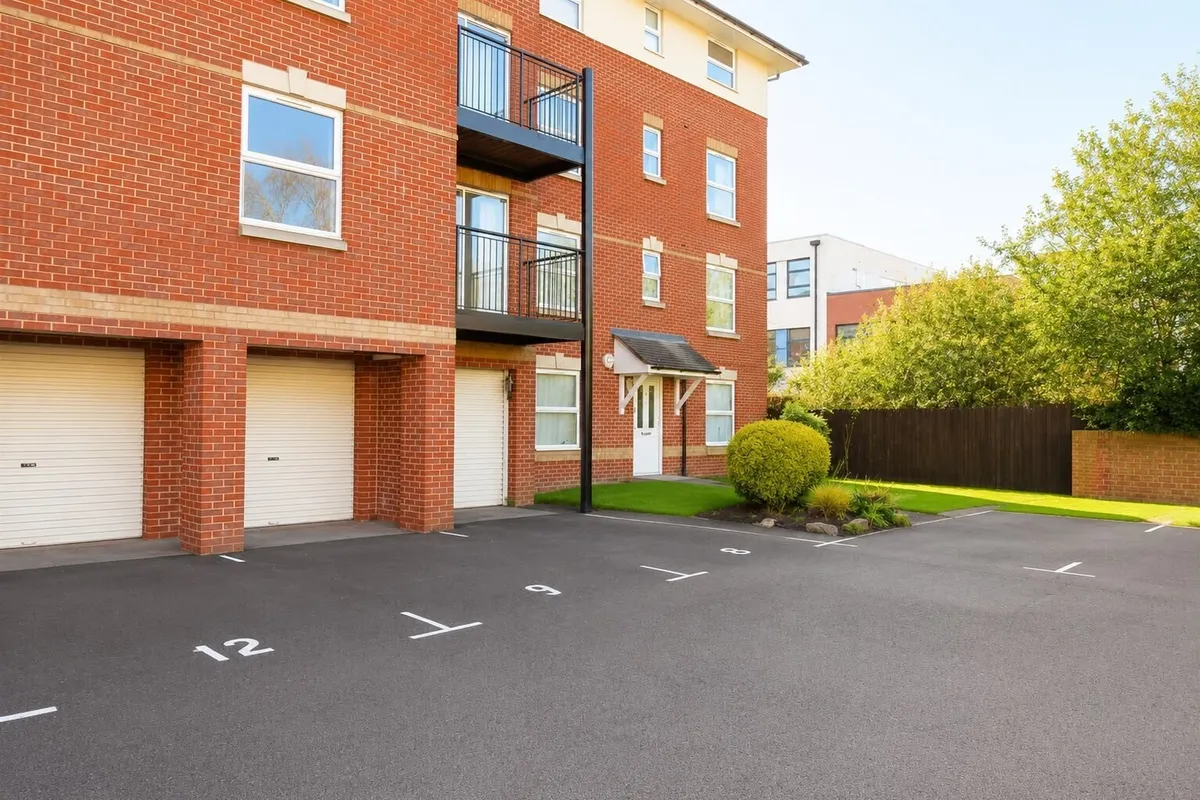 Flat Archers Road in Southampton