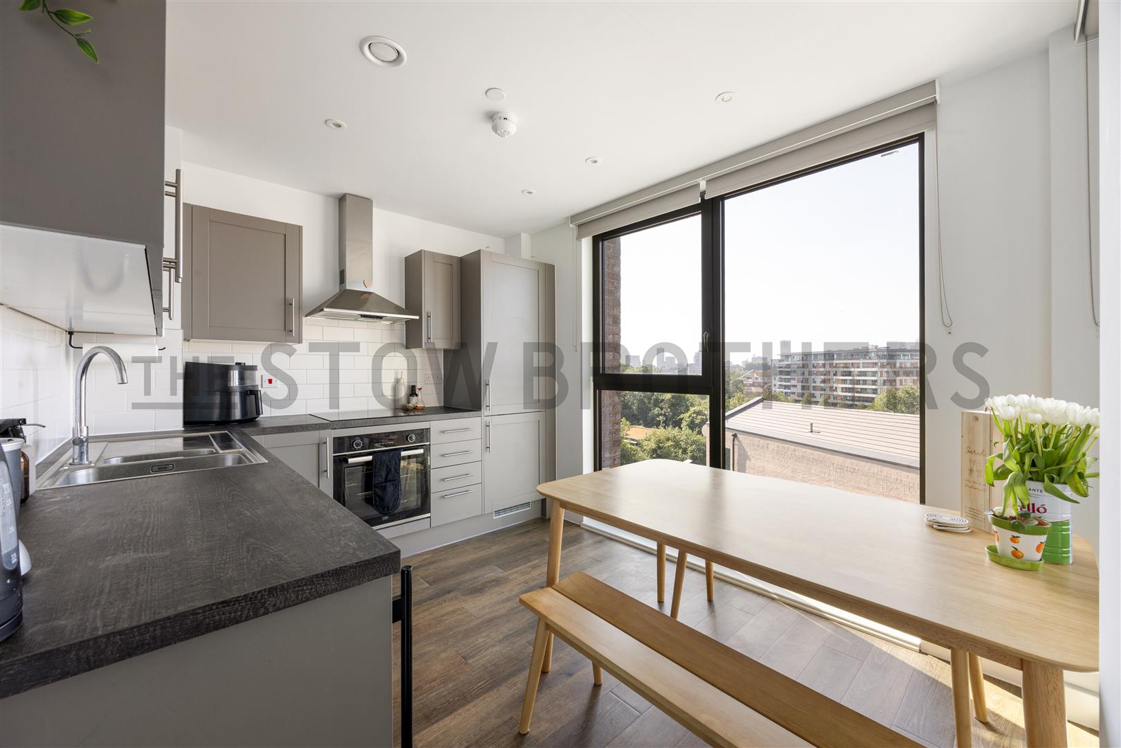 Flat Smeed Road in Greater London