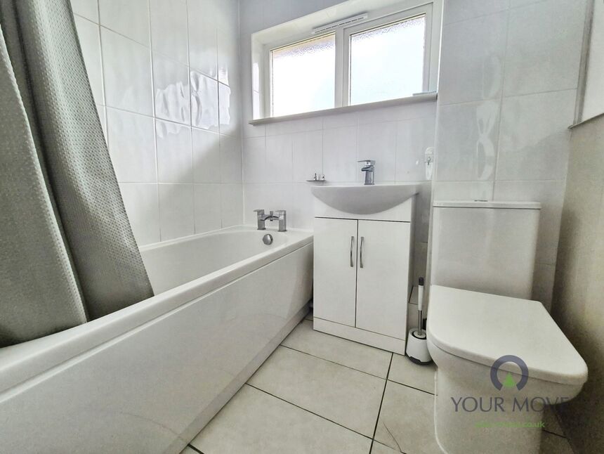 Flat Sunderland Close in Rochester