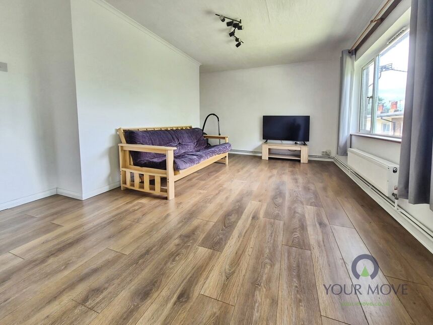 Flat Sunderland Close in Rochester
