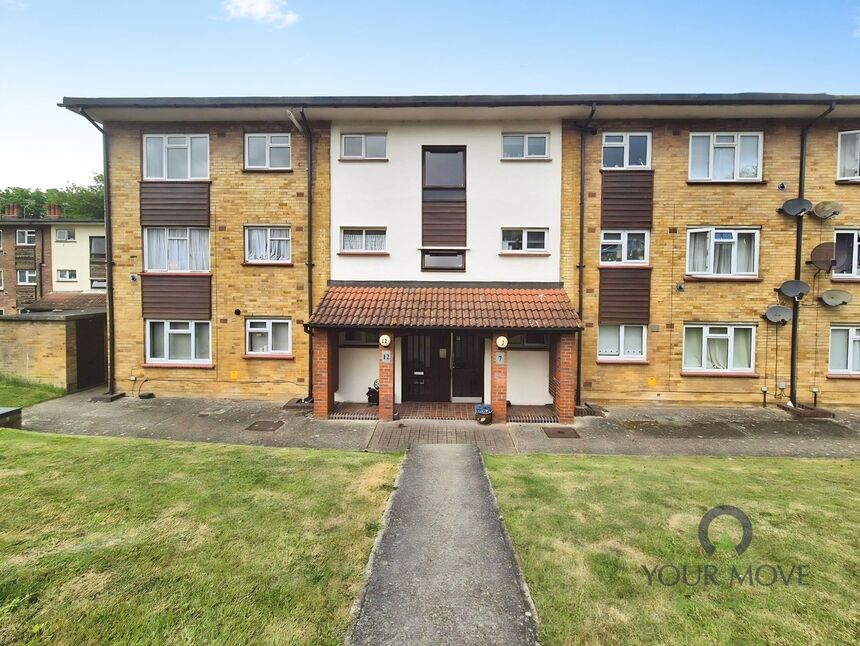 Flat Sunderland Close in Rochester
