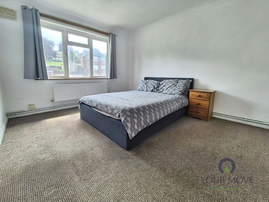 Flat Sunderland Close in Rochester