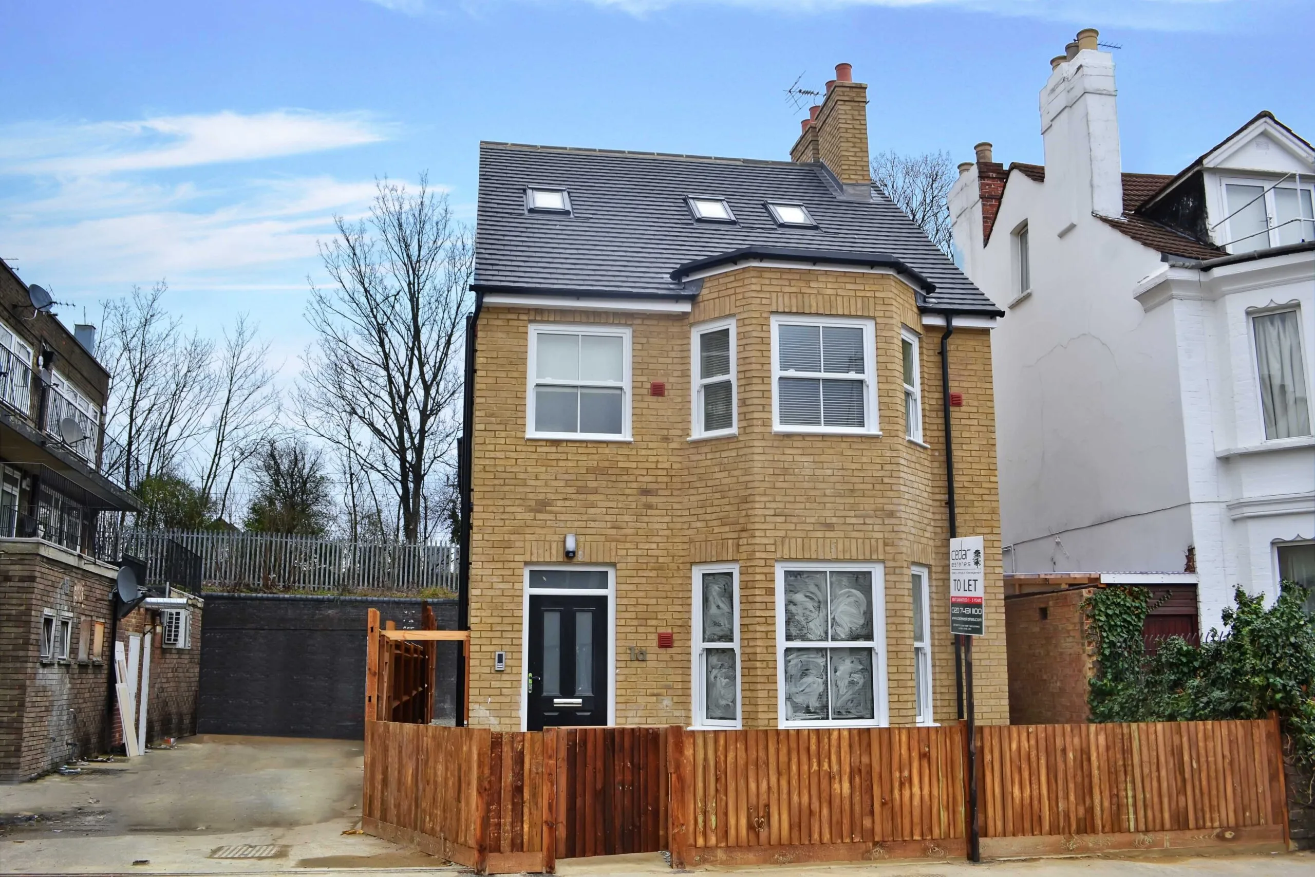 House Oak Grove in Greater London
