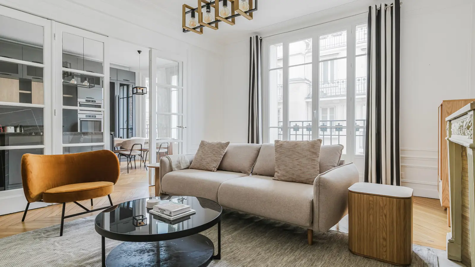 Appartement Avenue Raymond Poincaré à Paris