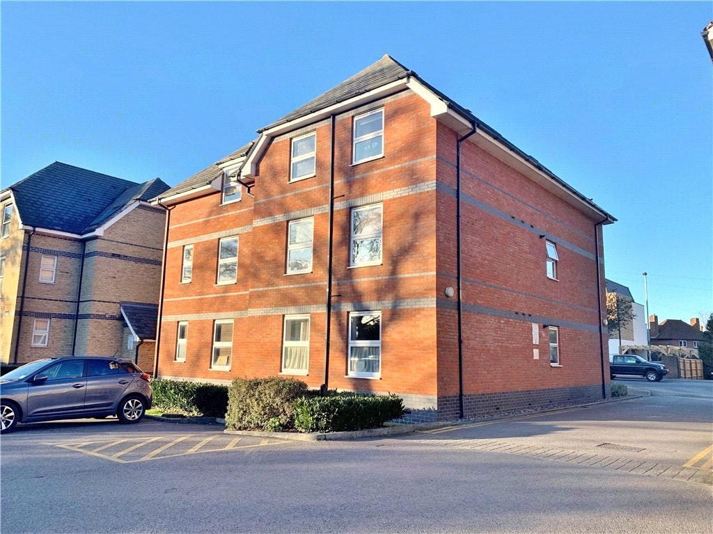 Flat Vicarage Road in Borough of Runnymede
