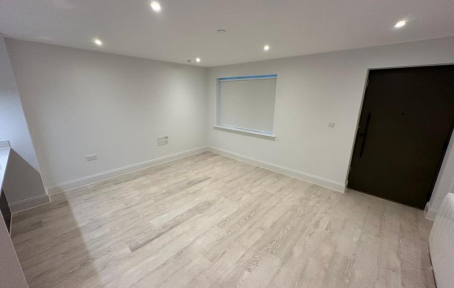 Flat Stoke Gardens in Slough