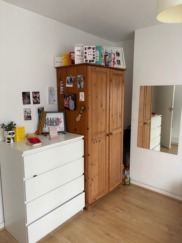 Room Thomas Baines Road in Greater London