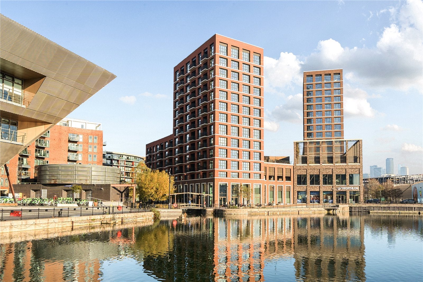 Flat Maritime Street in Greater London