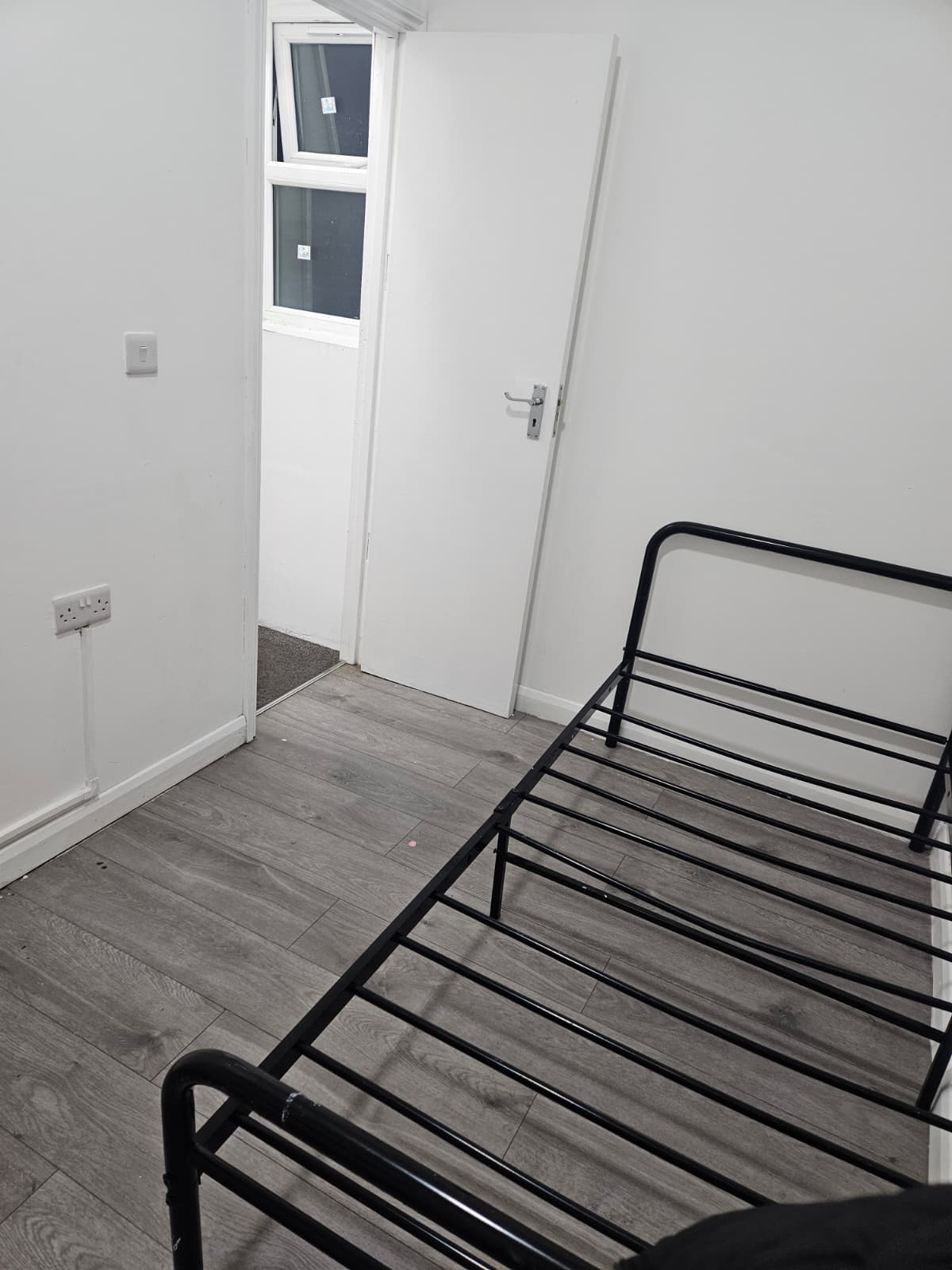 Flat Rosebery Avenue in Greater London