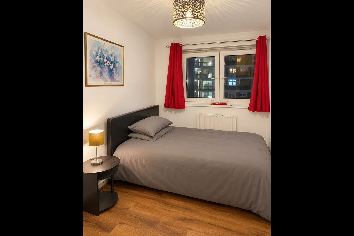 Room Cambridge Heath Road in Greater London