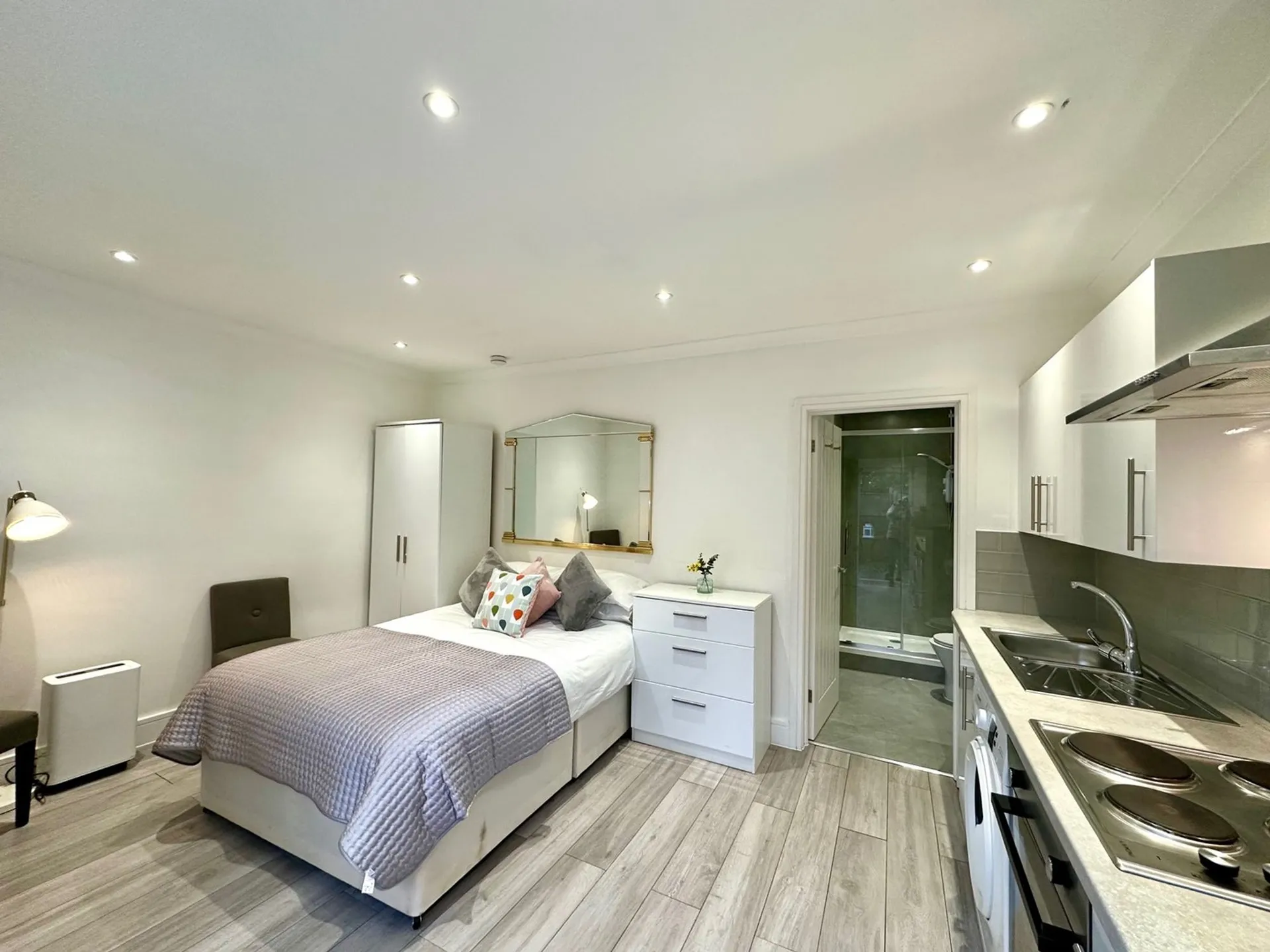 Flat Aberdare Gardens in London