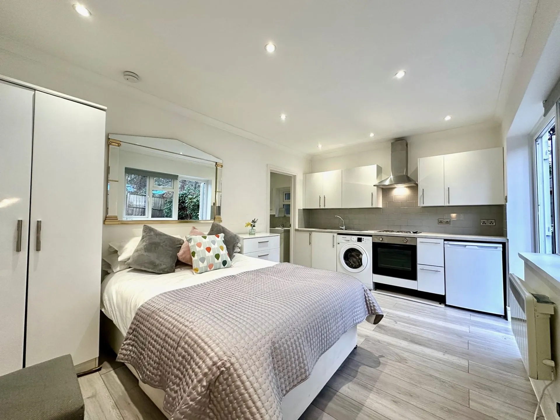 Flat Aberdare Gardens in London