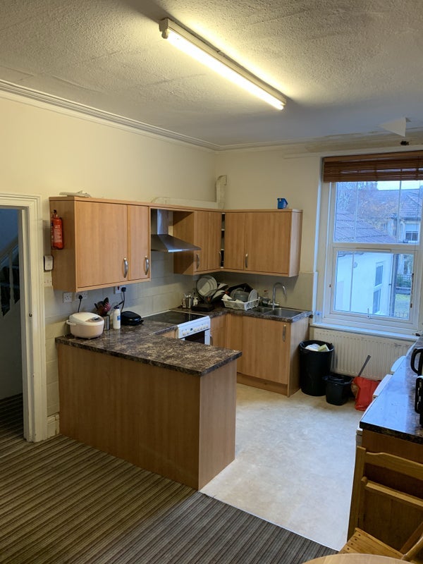 Room Henleaze Road in Bristol