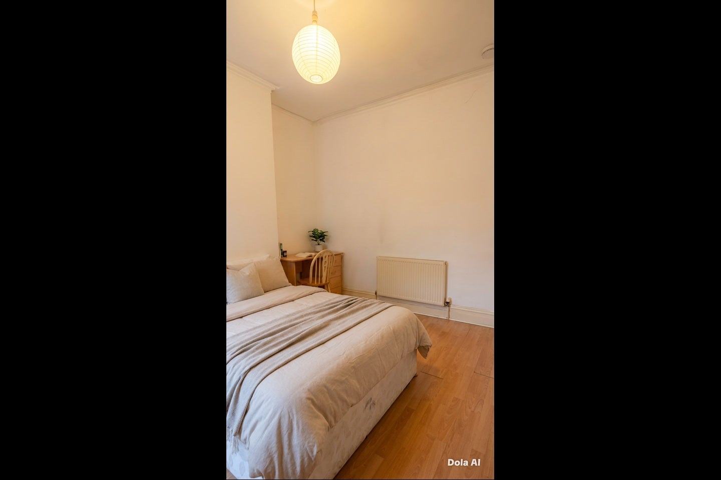 Room Cranbury Avenue in Southampton