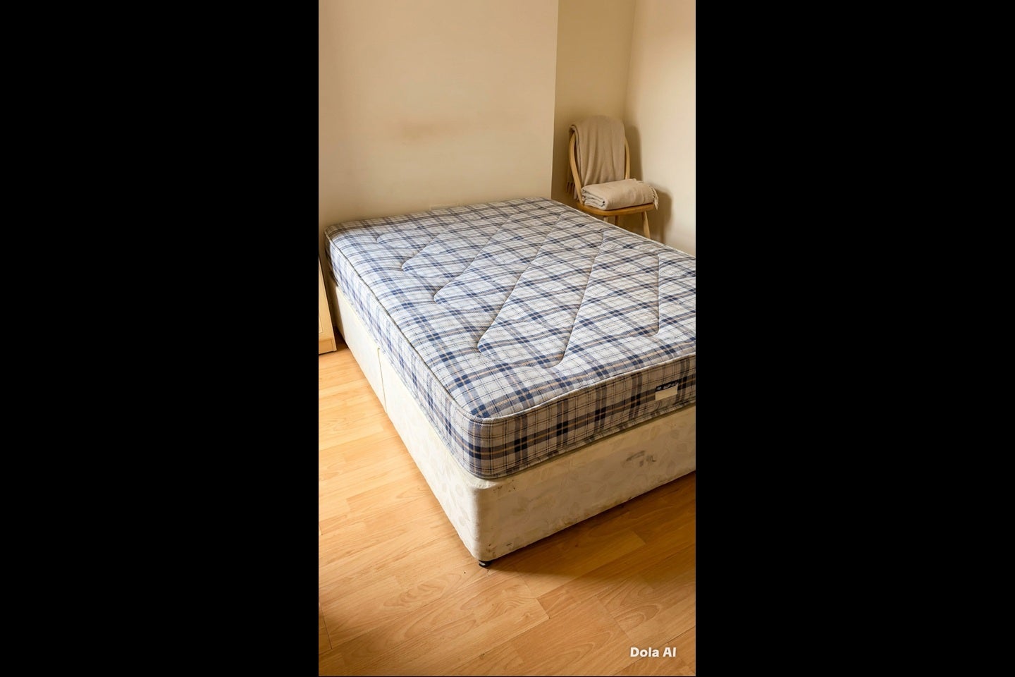 Room Cranbury Avenue in Southampton