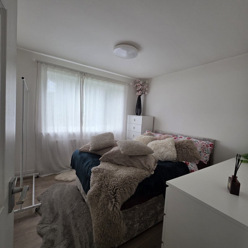Room Doulton Place in Whiston
