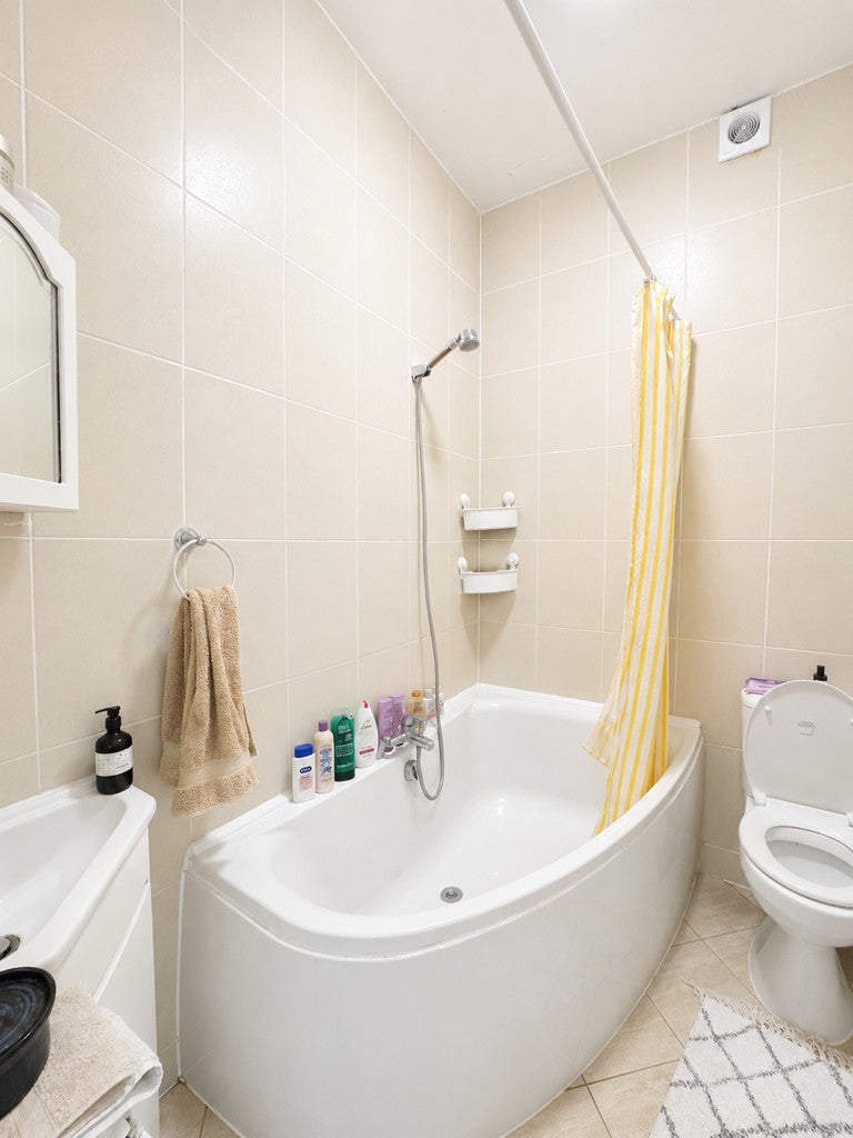 Flat Wilberforce Road in Greater London