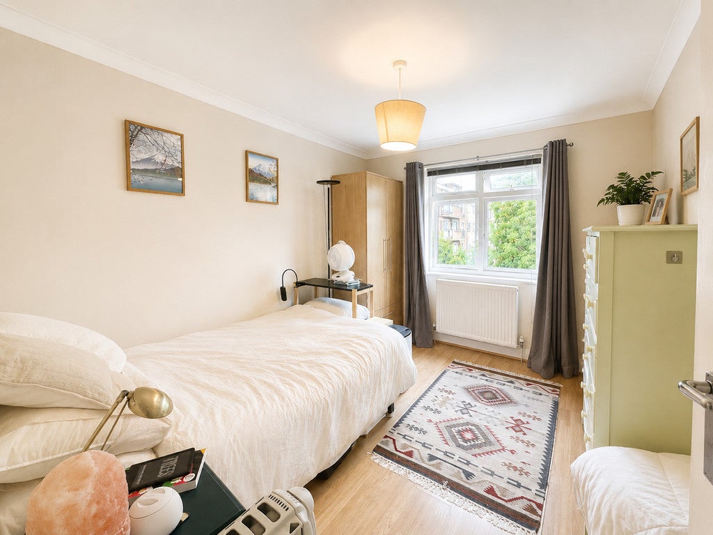 Flat Wilberforce Road in Greater London
