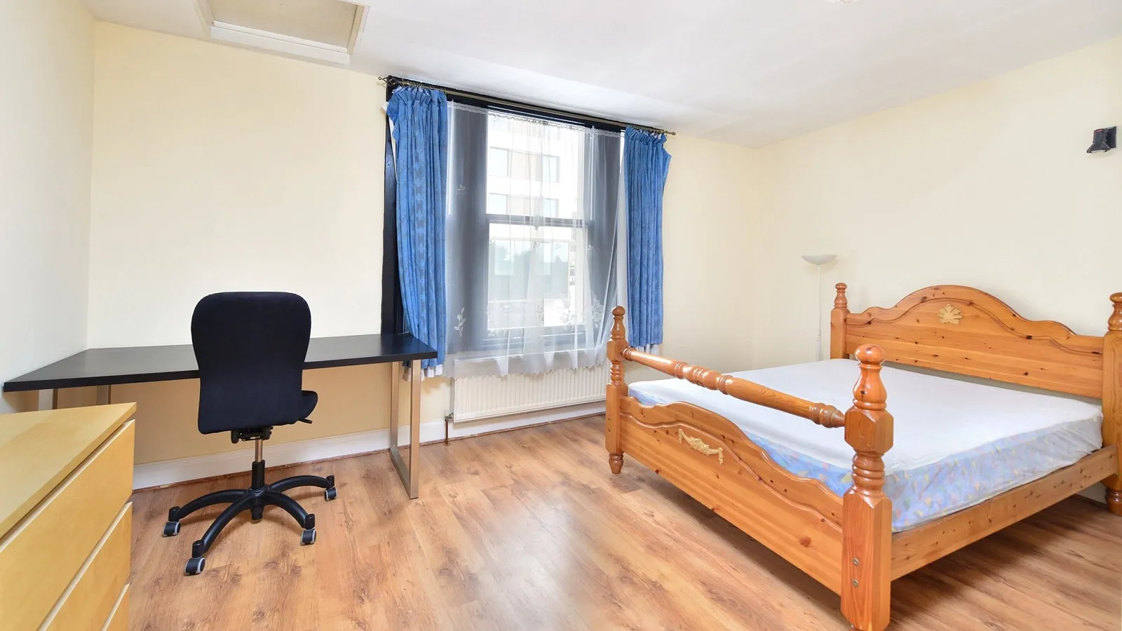 Flat Vorley Road in Greater London