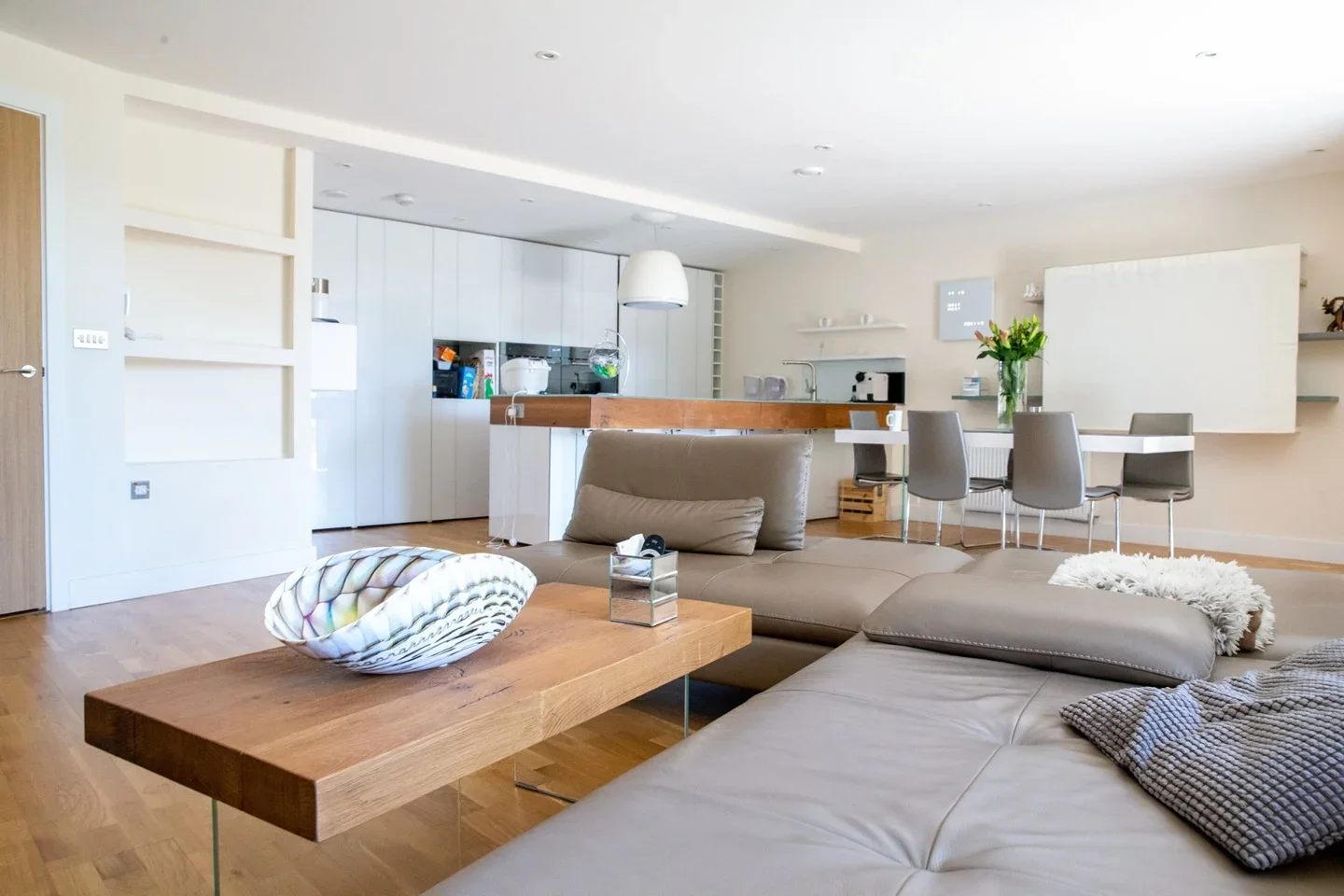 Flat Tanner Street in Greater London