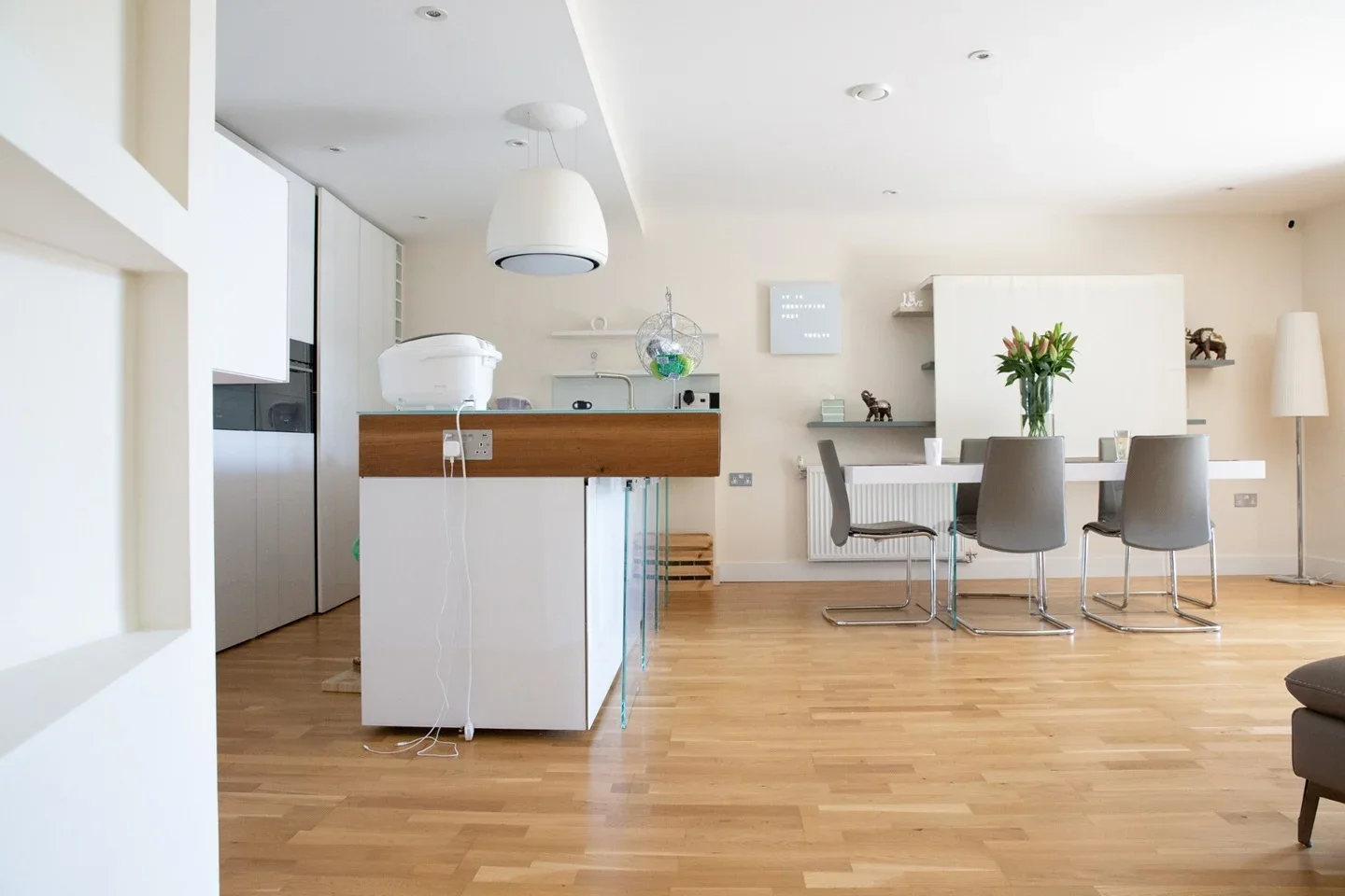Flat Tanner Street in Greater London