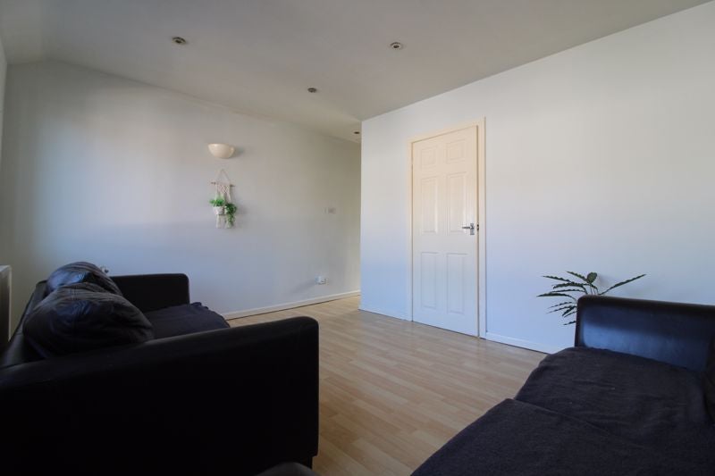 Flat Whittaker Lane in Manchester