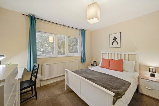 Room Chippenham Road in City of Westminster