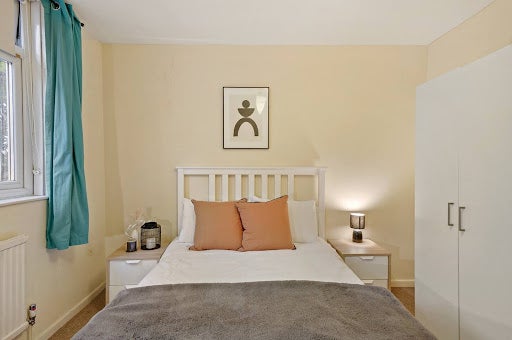 Room Chippenham Road in City of Westminster