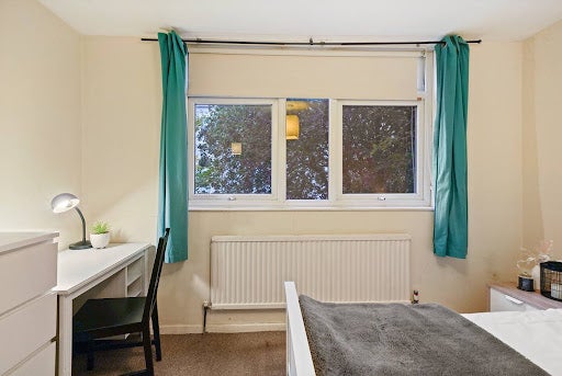 Room Chippenham Road in City of Westminster