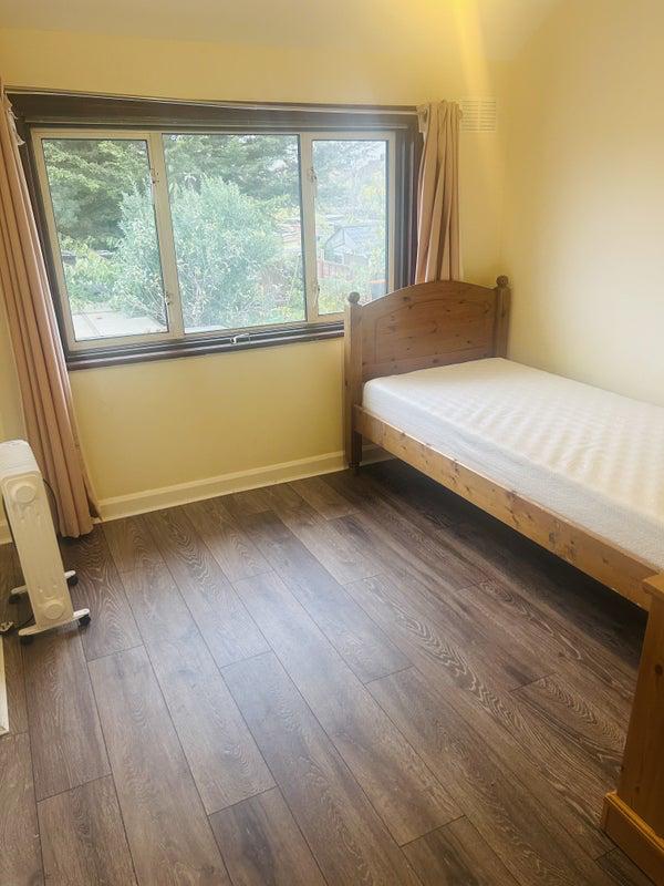 Room Hertford Road in Greater London