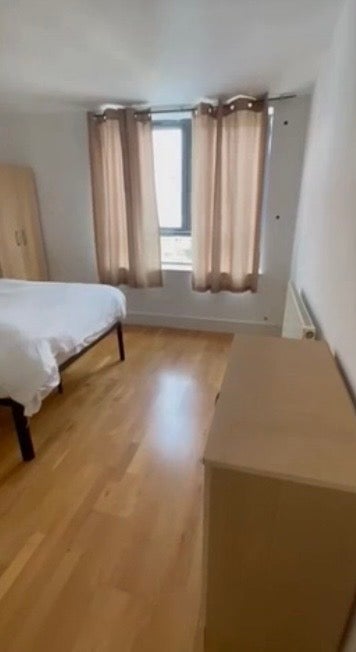 Room Tivoli Mews in Greater London