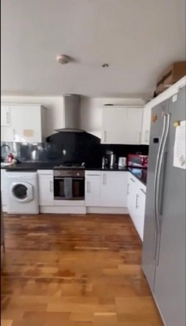 Room Tivoli Mews in Greater London