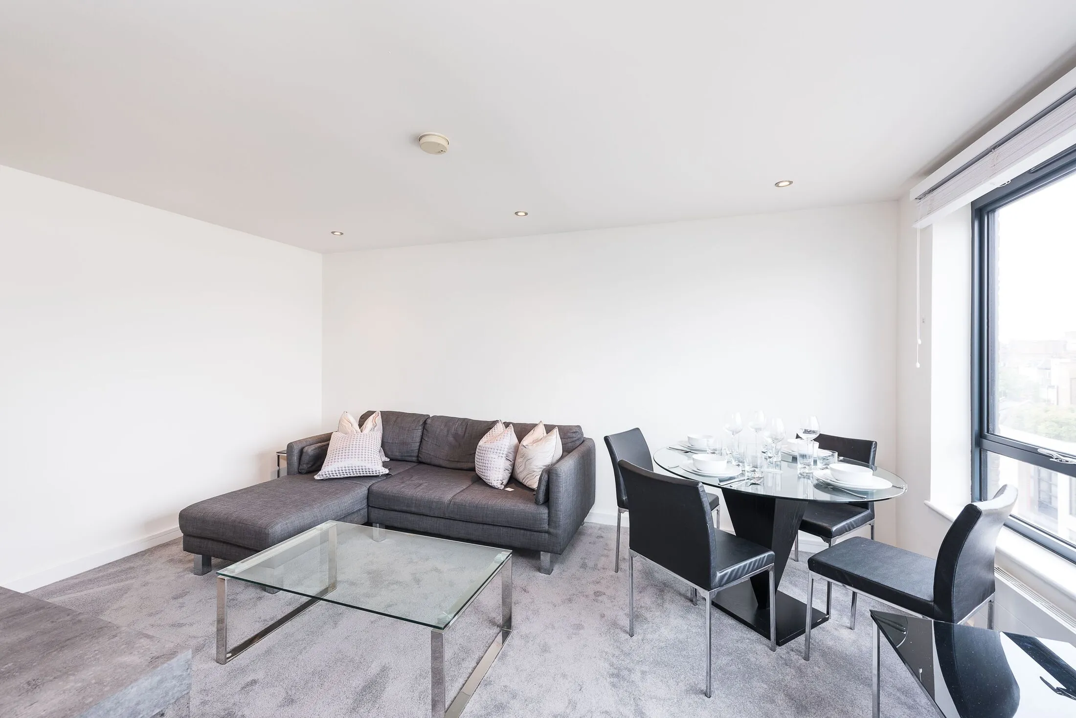 Flat Pond Place in Greater London