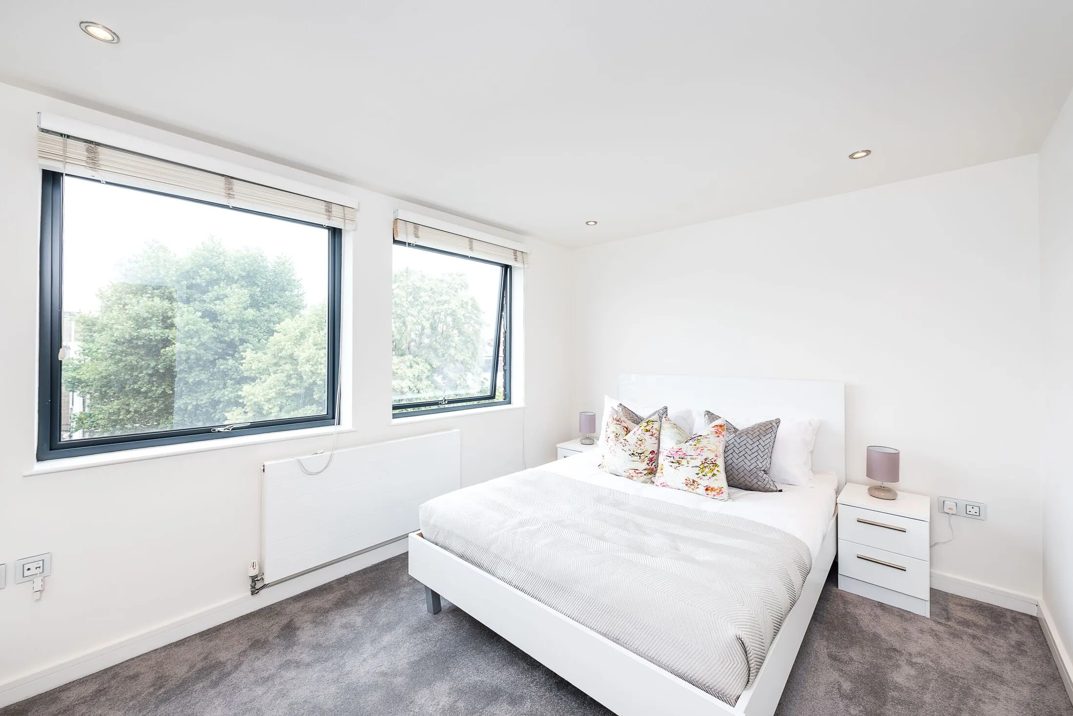 Flat Pond Place in Greater London