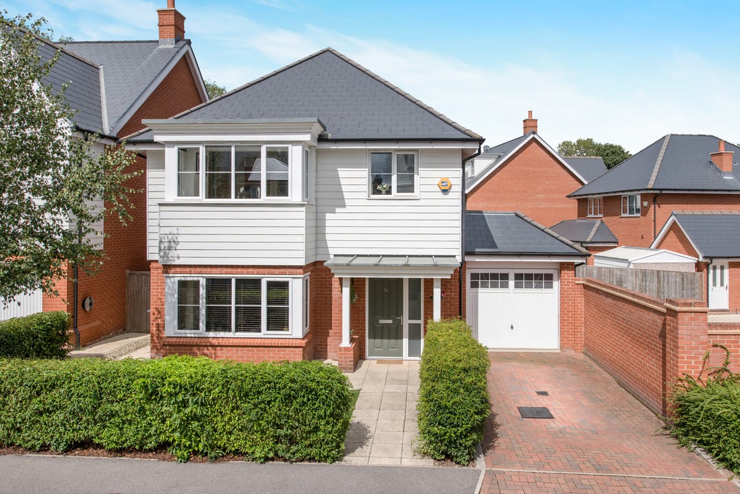 House Sierra Road in High Wycombe Community Board