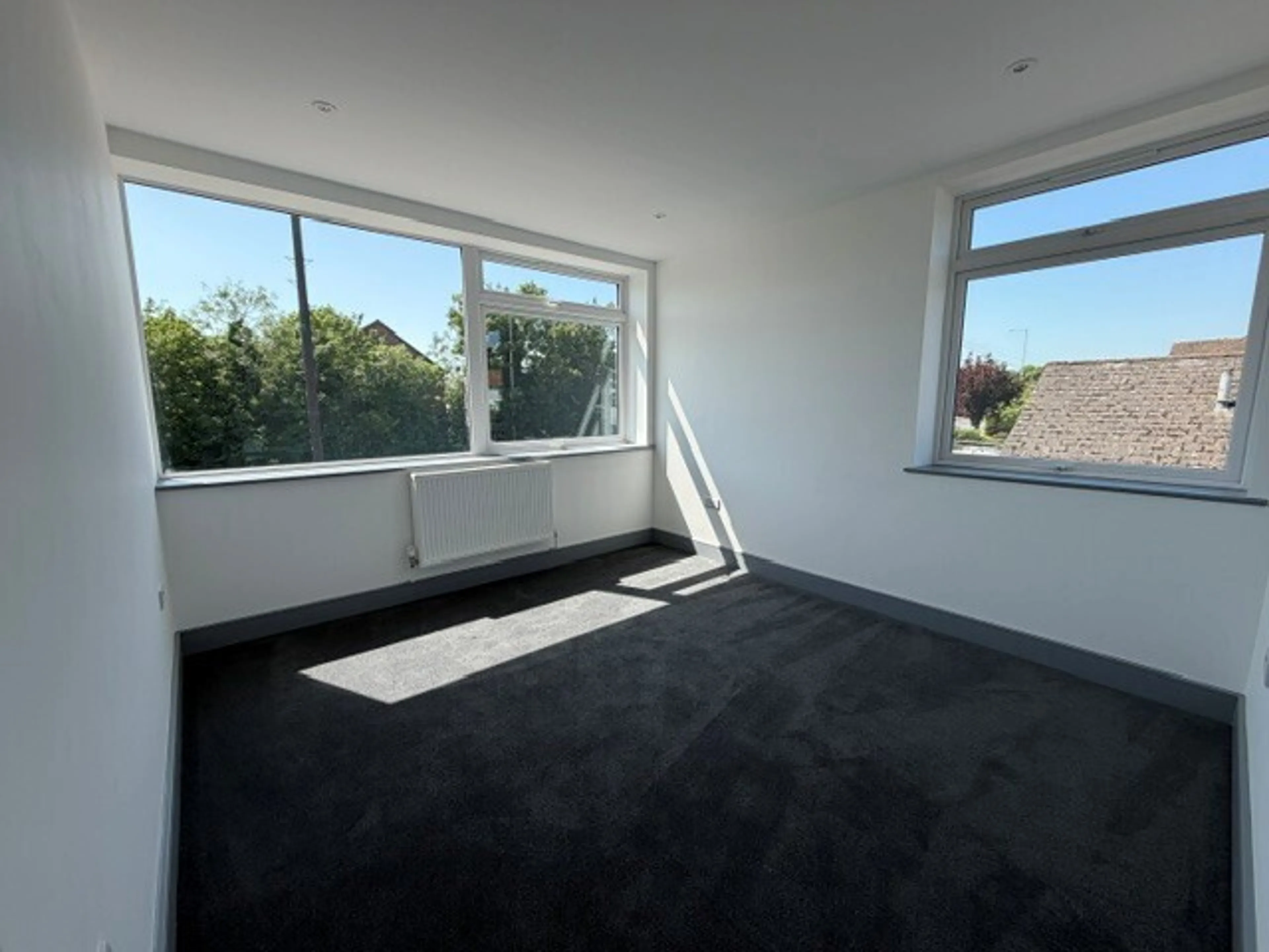 Flat Larkfield Road in Tonbridge and Malling