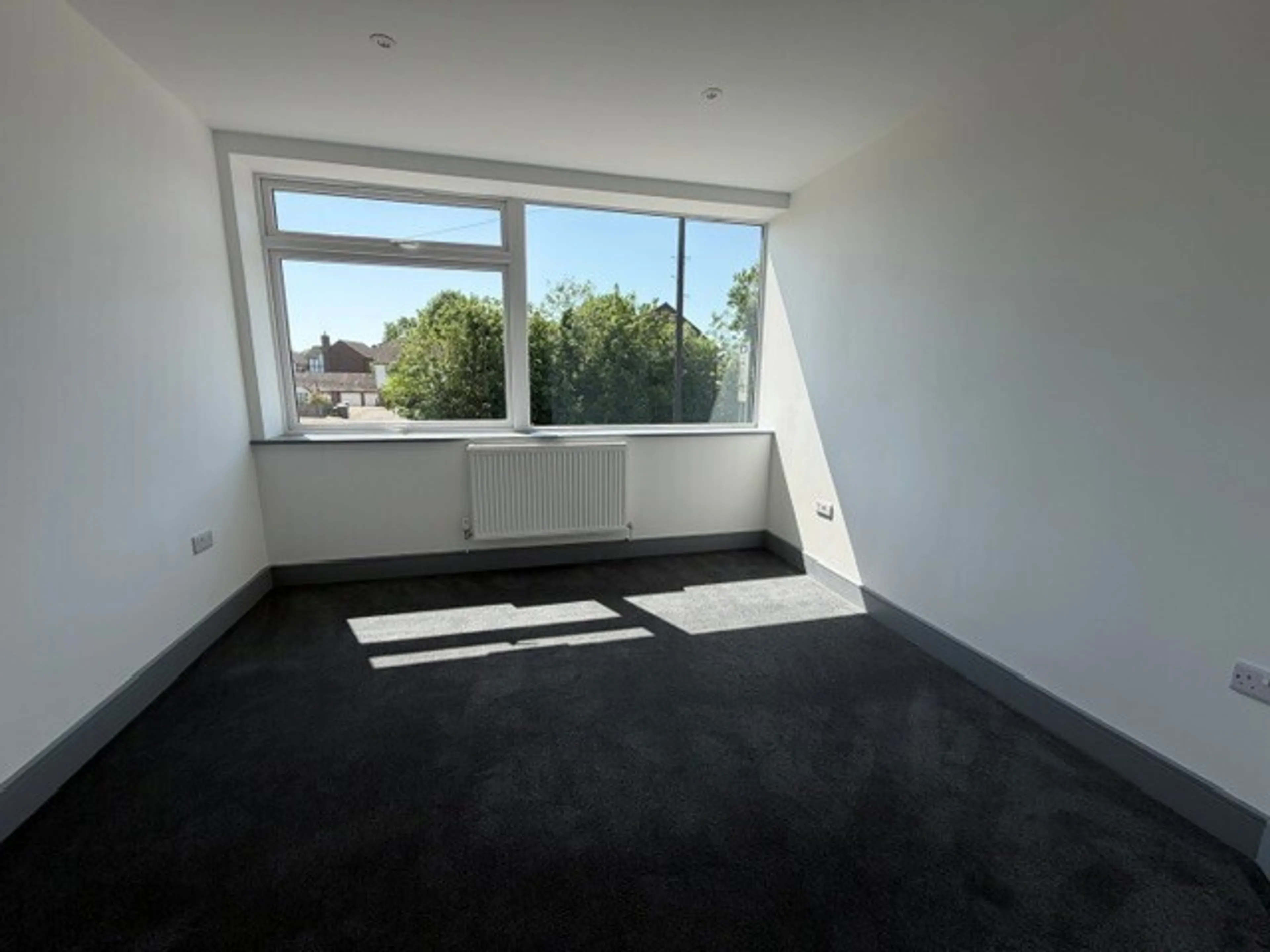 Flat Larkfield Road in Tonbridge and Malling