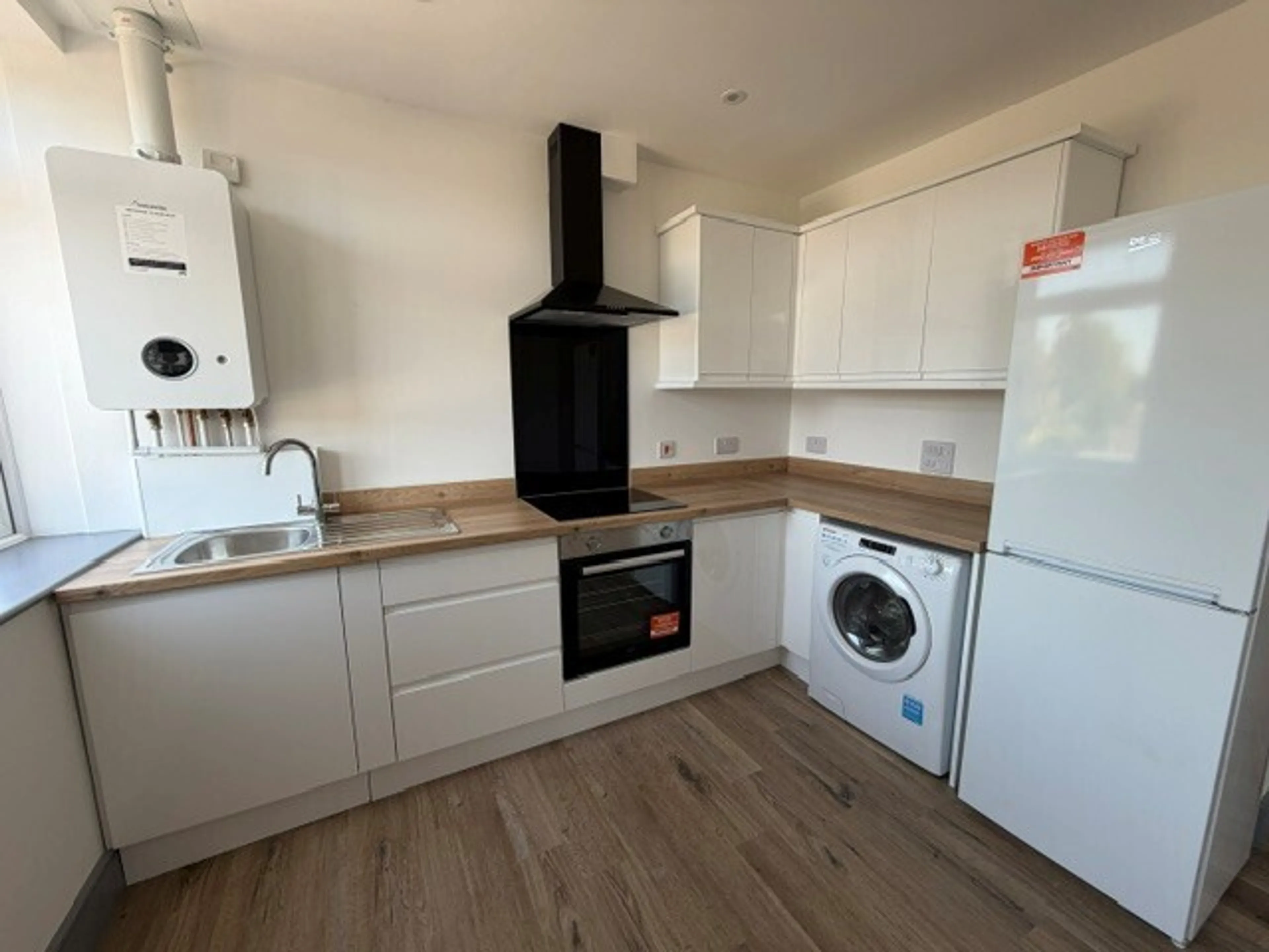 Flat Larkfield Road in Tonbridge and Malling