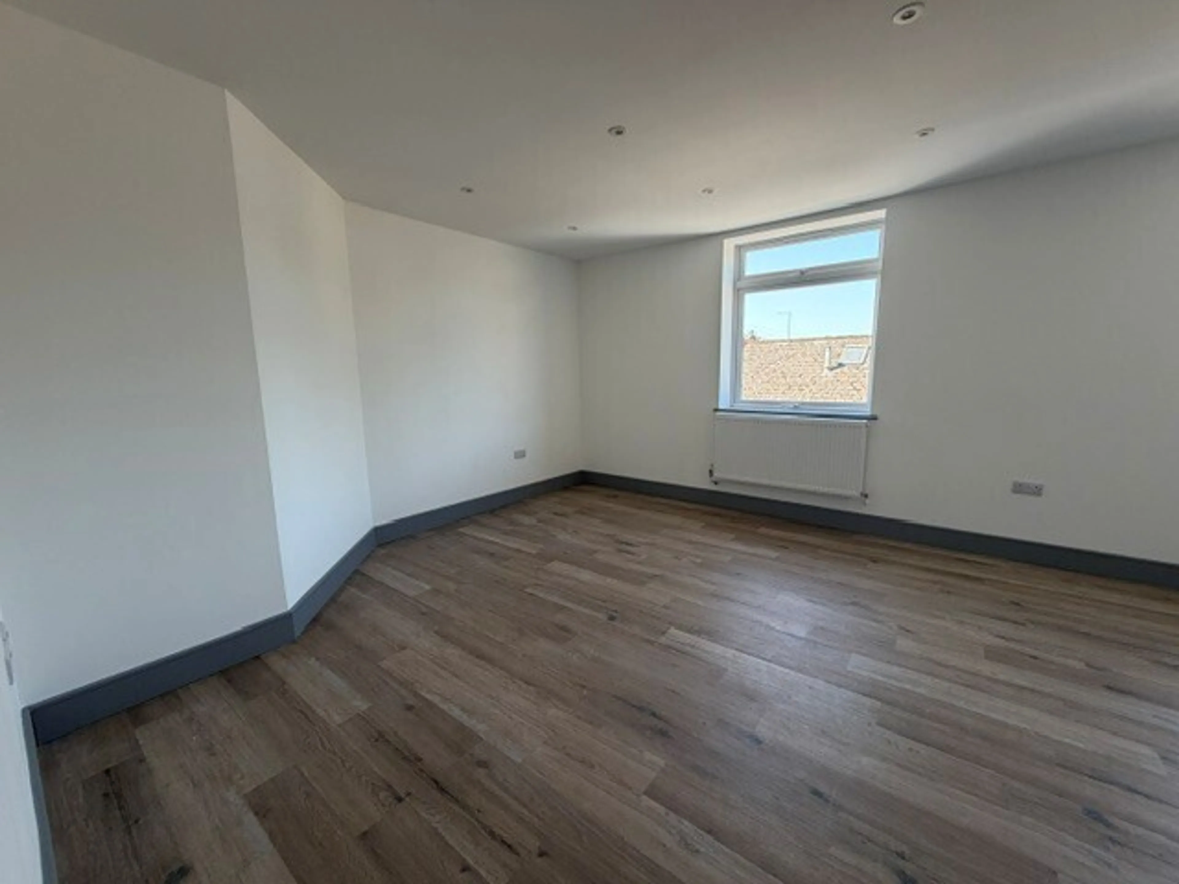 Flat Larkfield Road in Tonbridge and Malling